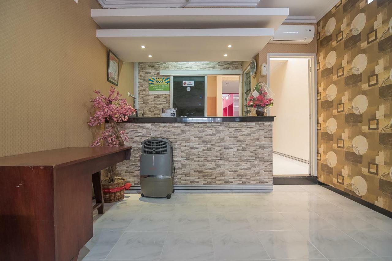Reddoorz Near Mt Haryono Semarang Hotel Kültér fotó