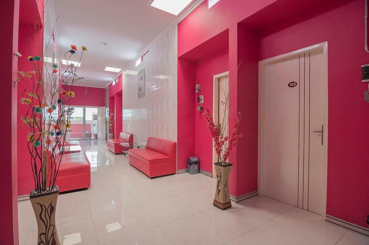 Reddoorz Near Mt Haryono Semarang Hotel Kültér fotó
